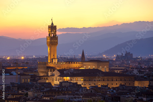 Sunset view of the Palazzo della Signoria tower, Florence © PixAchi
