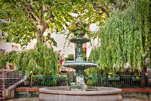 Fontaine, place de l'Europe à Bandol, France