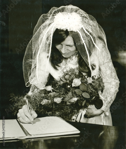 Foto The Bride (the document is signed) - circa 1970