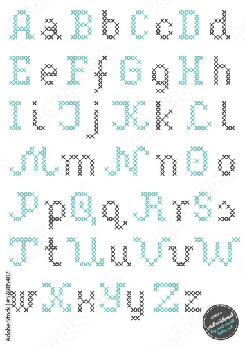wyszywany alfabet kolorowe duże i małe litery