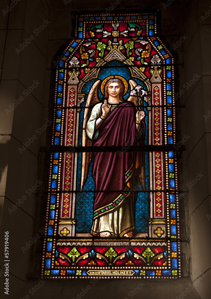 Tournon d'Agenai église vitrail