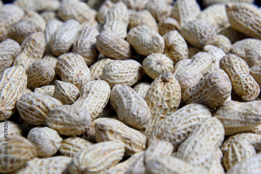 Peanuts on Black Peanuts on Black