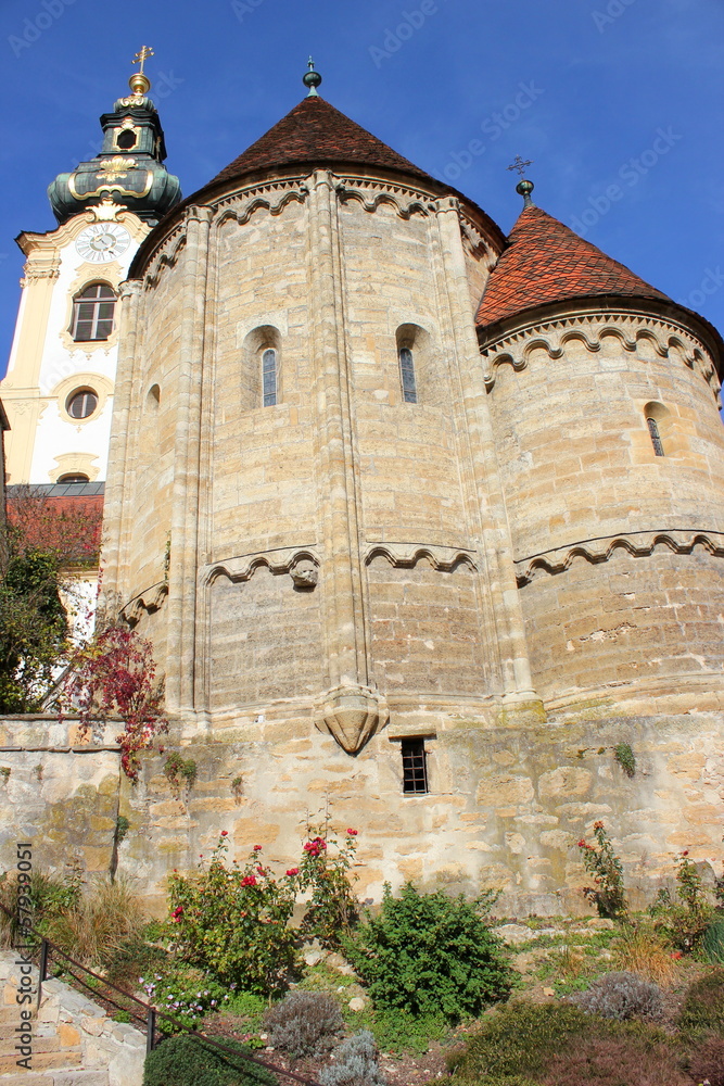 Karner vor der Stadtpfarrkirche von Hartberg Karner vor der Stadtpfarrkirche von Hartberg