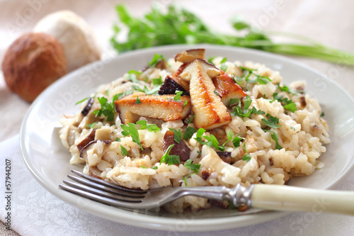 Risotto with white mushrooms