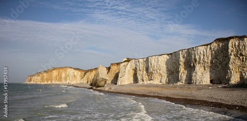 Φωτογραφία falaises en normandie,blockhaus sur la plage