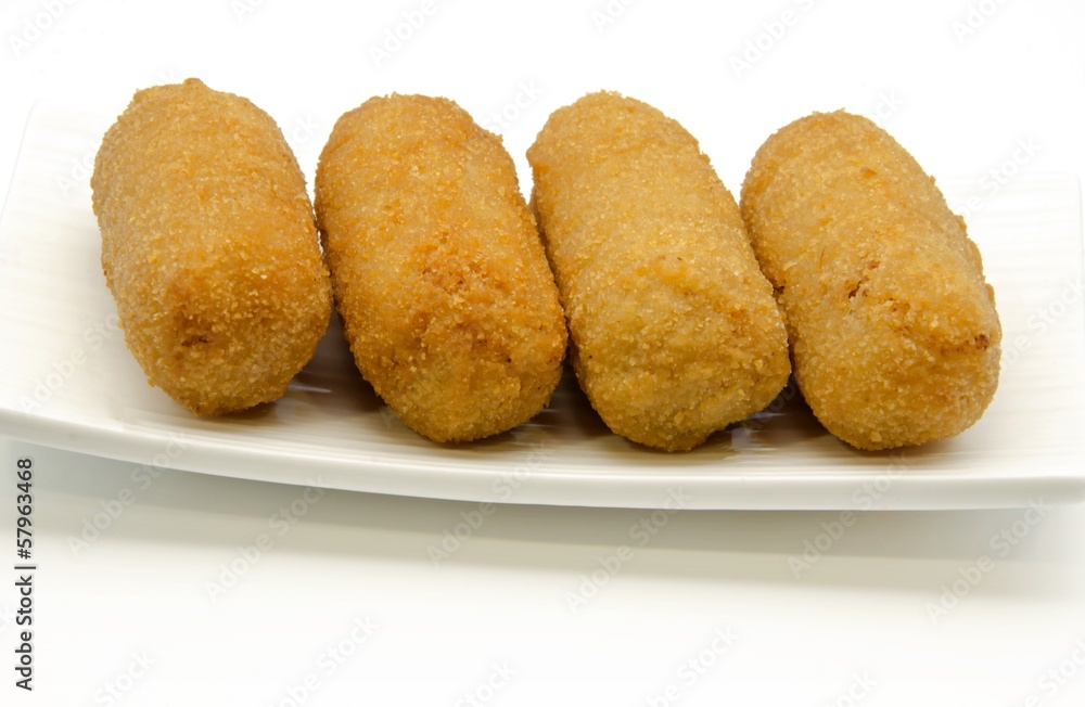 Deliciosas croquetas de bechamel y carne