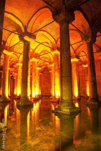Obraz na płótnie Basilica Cistern interior w salonie