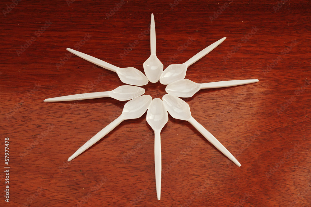 White spoon aimed to the center. White spoon aimed to the center.
