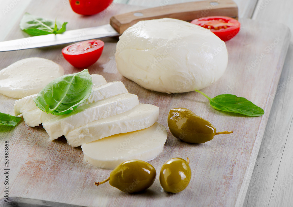 mozzarella with cherry tomatoes mozzarella with cherry tomatoes
