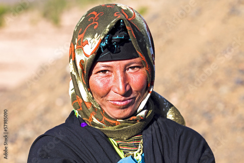 фотографія Young nomad woman in the desert