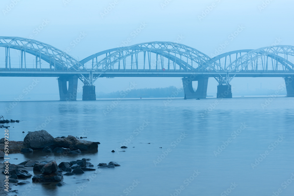 Naklejka premium Automobile and railroad bridge in Kiev across the Dnieper River