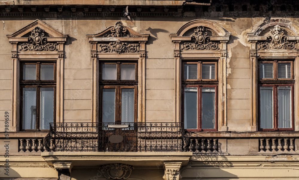 Obraz premium Vintage windows and balcony