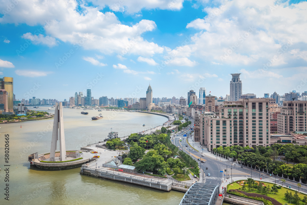 Obraz premium overlooking the bund in shanghai
