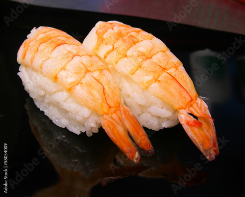 sushi shrimp, raw shrimp sushi
