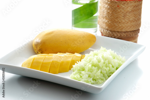 Fototapeta Naklejka Na Ścianę i Meble -  Mango rice. Sticky Rice Mango Thai food