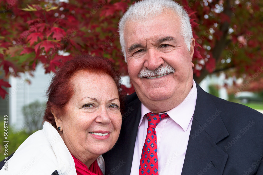 Senior Couple Portrait Under the Autumn Tree Senior Couple Portrait Under the Autumn Tree