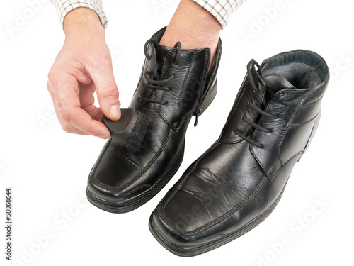 Shoes polishing
