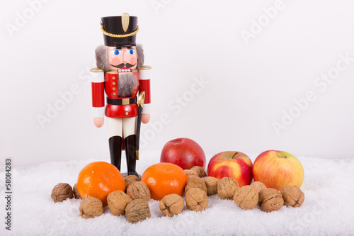 Weihnachtsstimmung mit Nussknacker aus dem Erzgebirge