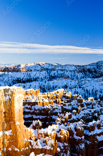 Bryce Canyon National Park in winter, Utah, USA © Richard Semik