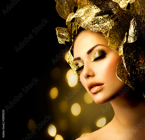 Fashion Glamour Makeup. Holiday Gold Make-up © Subbotina Anna