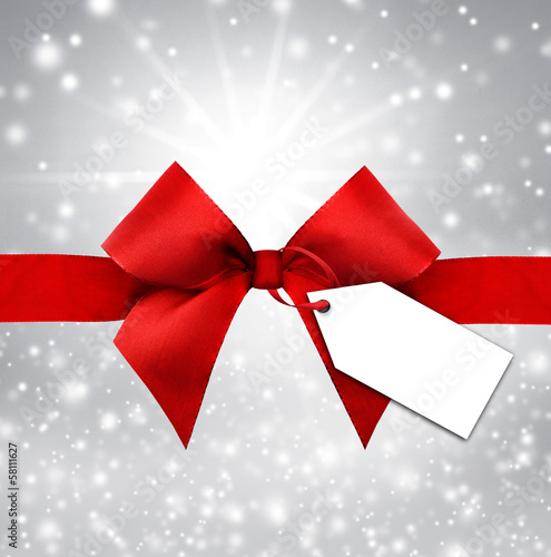 Rote Schleife mit Anhänger