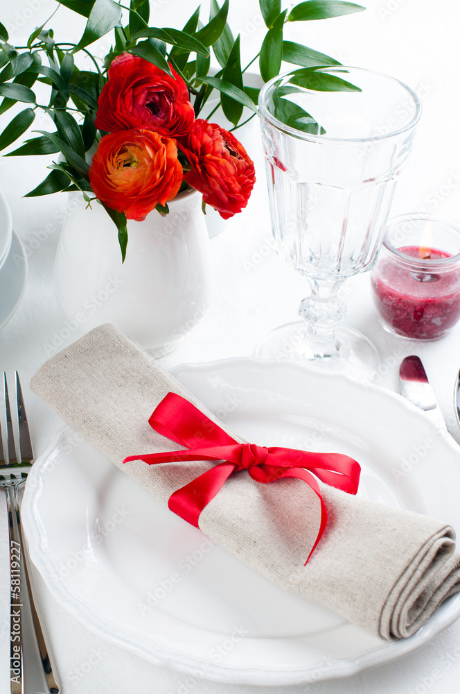 table setting with red flowers table setting with red flowers