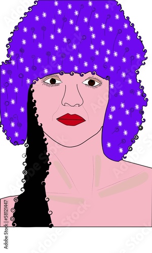Mujer con gorro morado