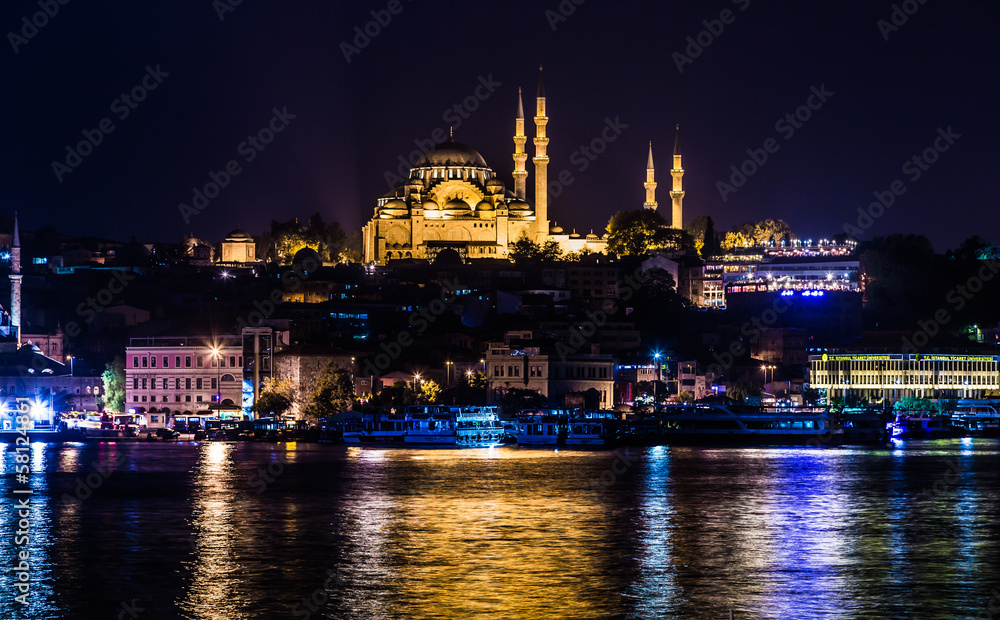 Obraz premium Night view on the restaurants at the end of the Galata bridge, S