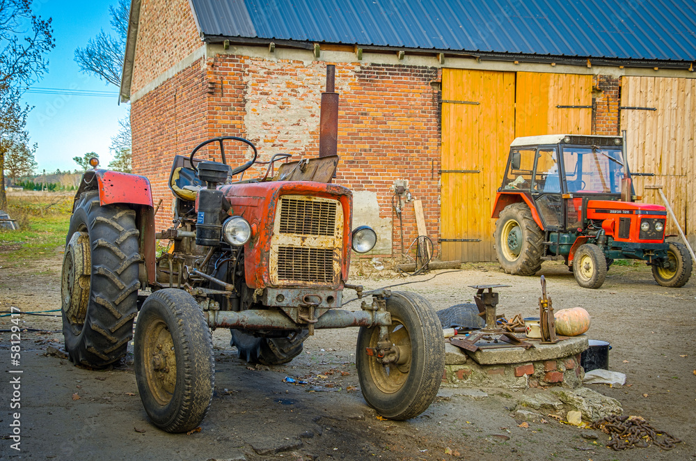 Stary Traktor - obrazy, fototapety, plakaty 
