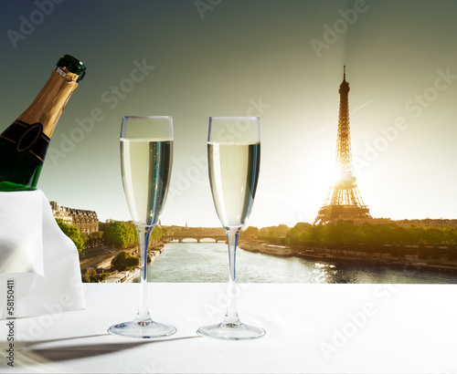 Photography champaign Glasses and  Eiffel tower in Paris
