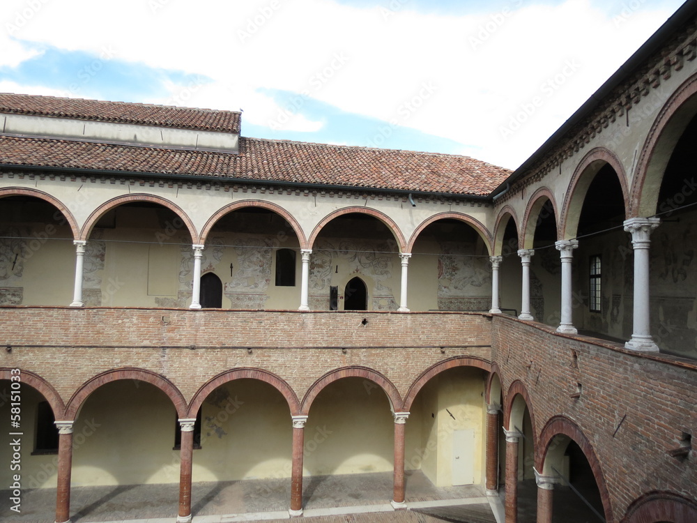 Ferrara, medieval yard