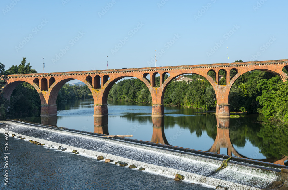 Albi, bridge over the Tarn river