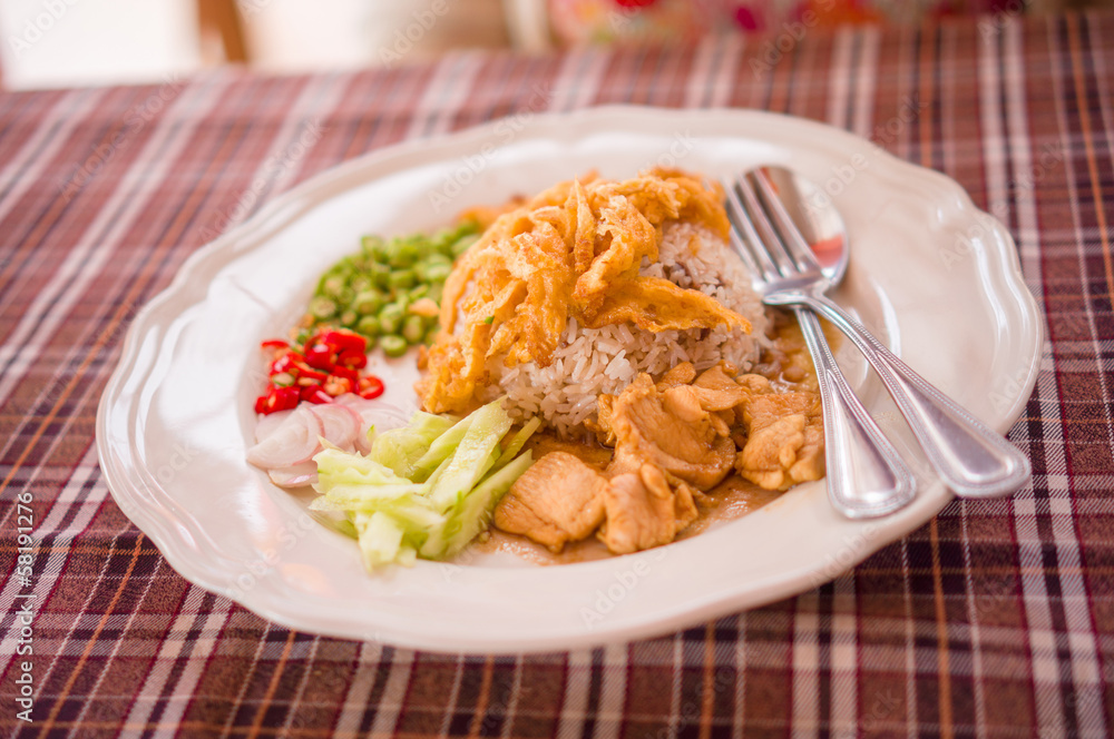 Spicy rice with chicken, eggs, pepper salad Spicy rice with chicken, eggs, pepper salad