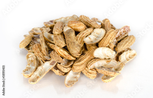 pile peanut shells for agriculture