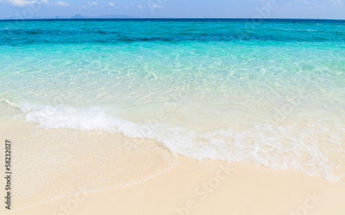 Fototapeta Naklejka Na Ścianę i Meble -  Tropical Sea on the sand beach