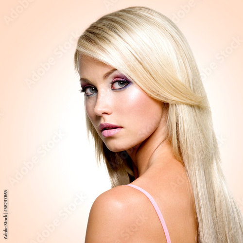Fotótapéta Beautiful face of blond woman
