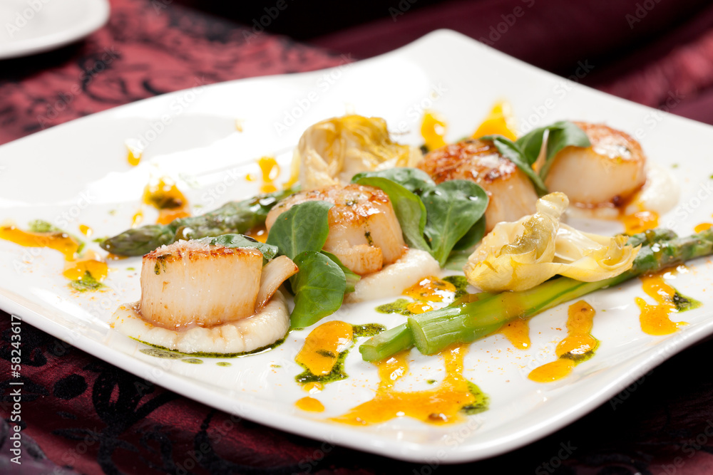 Baked scallops with asparagus Baked scallops with asparagus