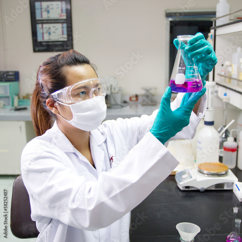young student woman in laboratories