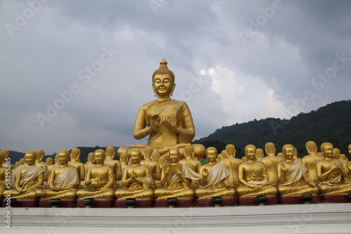 Big Buddha statue with 1,250 statues of saint and monk