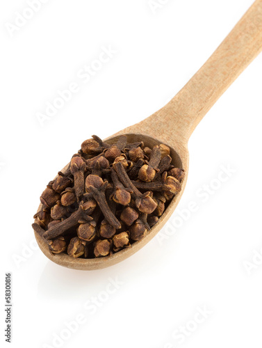 clove spices and spoon