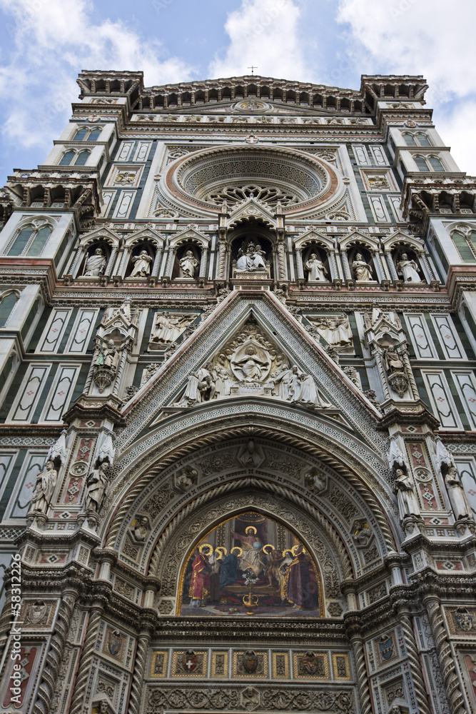 Facade of a cathedral, Duomo Santa Maria Del Fiore, Piazza Del Duomo, Florence, Tuscany, Italy