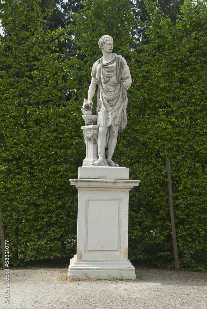 The statue at Schönbrunn Palace