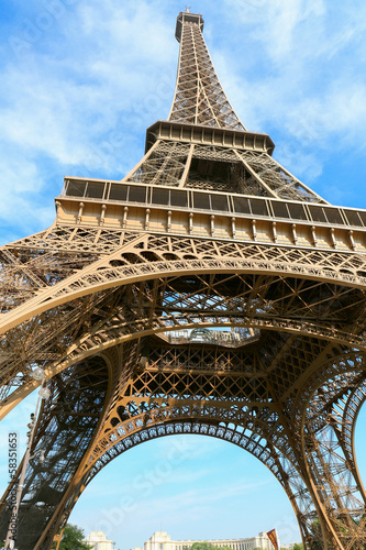 Eiffel Tower © wajan
