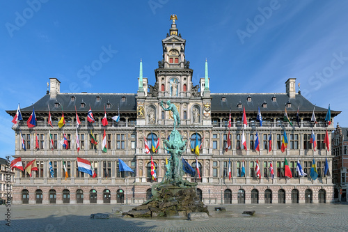 Obraz na płótnie Antwerp City Hall and Brabo fountain, Belgium w salonie