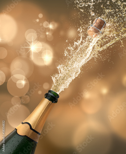 Champagner-Splash 1 © peterschreiber.media