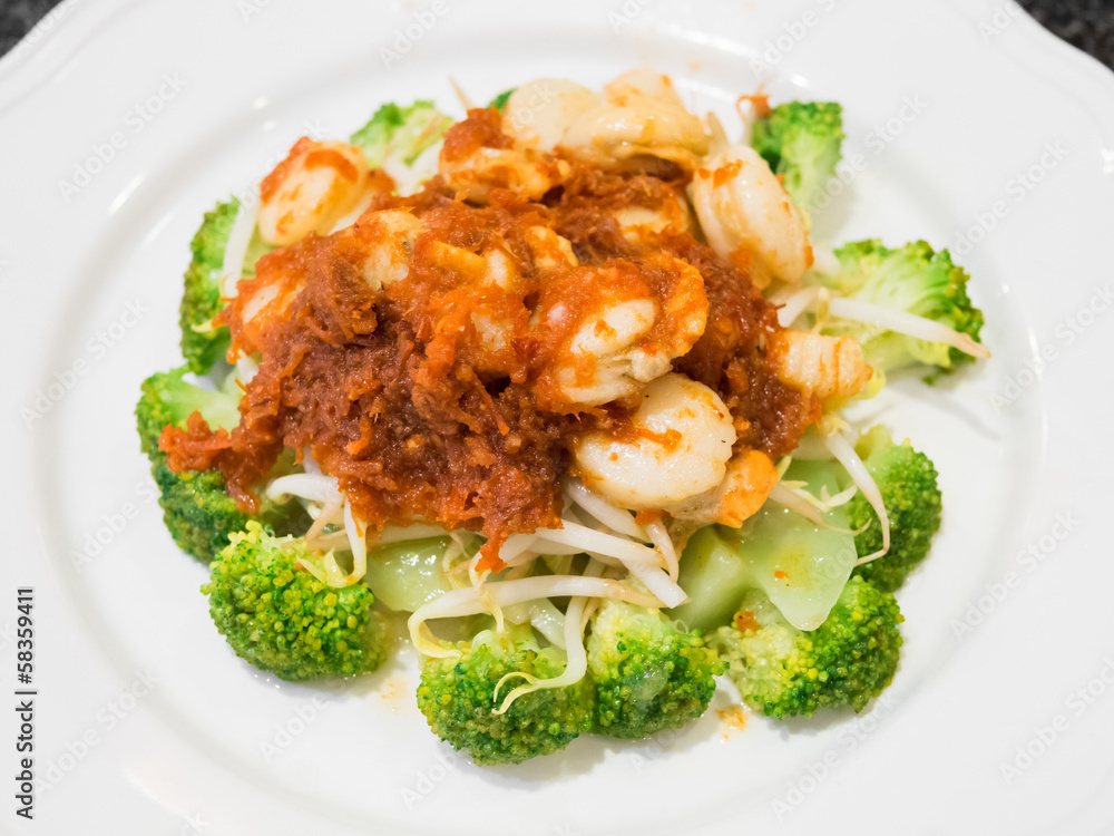 Scallops and broccoli stir fire with spicy sauce Scallops and broccoli stir fire with spicy sauce