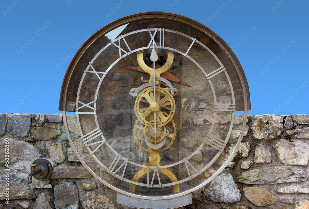 Obraz premium Transparent Water Clock in Pesariis, Italy