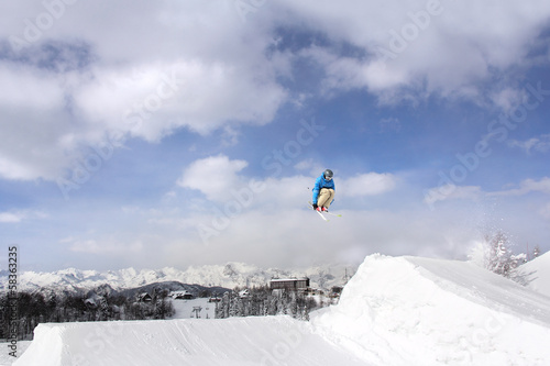 Jumping skier © smuki