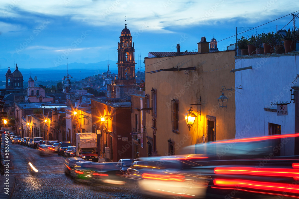 Obraz premium Historyczne meksykańskie miasto San Miguel de Allende