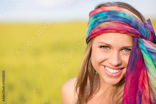 Canvas Print Pretty smiling woman